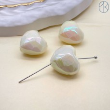 16*19 мм Сердце огранка, керамика, цвет кремовый с переливом