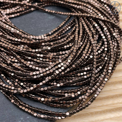 2 мм Гематин имитация, цвет коричневый, куб округленные стороны