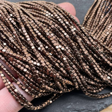 2 мм Гематин имитация, цвет коричневый, куб округленные стороны