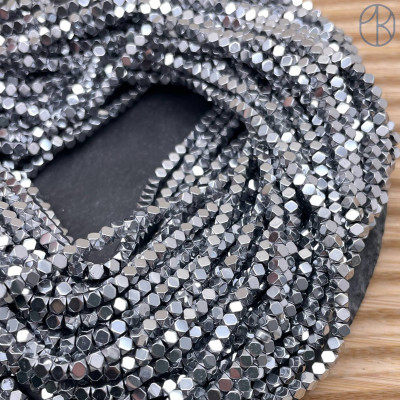 3 мм, Гематин имитация куб огранка темное серебро