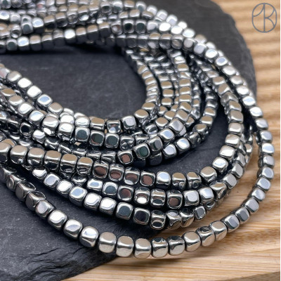 4 мм Гематин, куб округленные стороны, темное серебро имитация