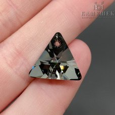 6628 XILION Triangle 16 мм Crystal Silver Night (SINI)
