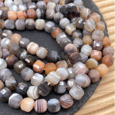 Агат Ботсвана куб огранка 9 мм