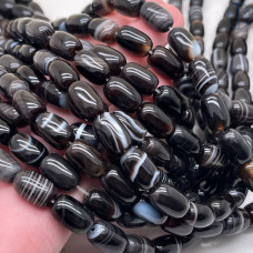 Агат черный с прожилками бочата 8х12 мм