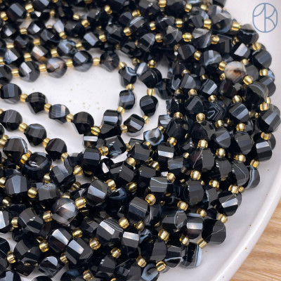 Агат черный с прожилками крученая огранка 8 мм