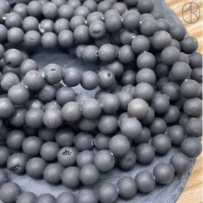 Агат черный тонированный с друзой 8 мм