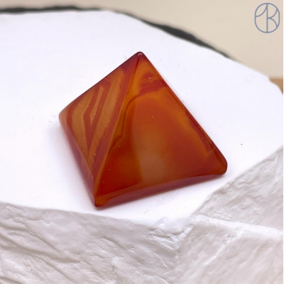 Агат пирамида 3х3 см