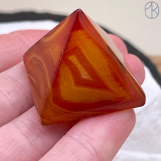 Агат пирамида 3х3 см