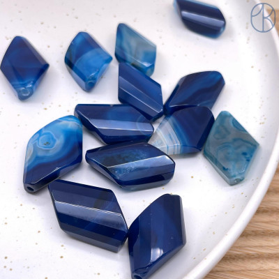  Агат синий тонированный галтовка ~ 21х14 мм штучно
