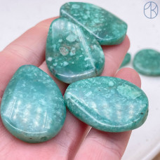 Агат зеленый тонированный овал 34х26 мм штучно