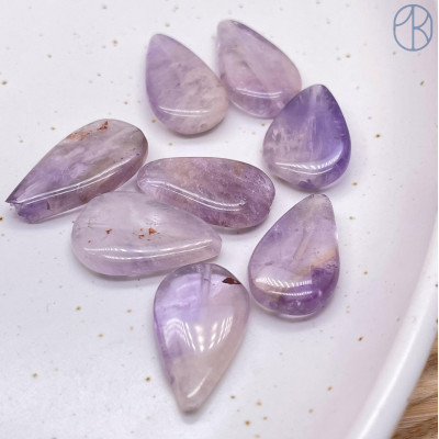 Аметист лавандовый капля ~ 21х12 мм