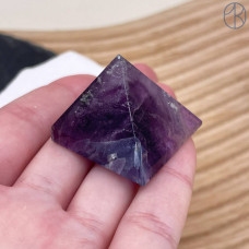 Аметист пирамида ~ 3 см