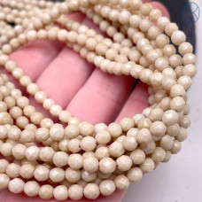 Белая речная яшма мелкая огранка 4 мм (128 граней)