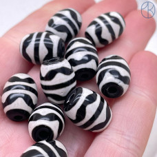 Бусина Дзи 2-й тигриный клык бело-черный бочонок уп. 5шт 15х12 мм