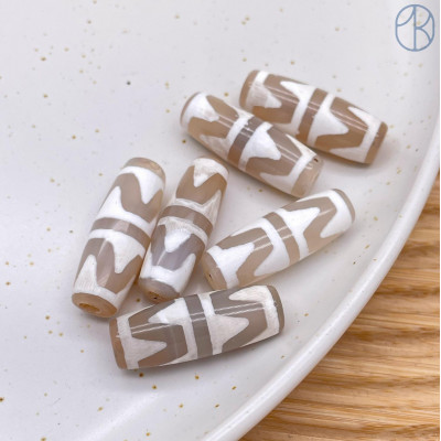 Бусина Дзи 2-й тигриный клык серо-белый бочонок 30*11мм