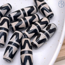 Бусина Дзи 2-й Тигровый Клык черно-белый бочонок 30х11 мм