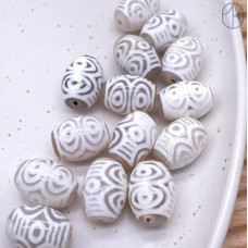 Бусина Дзи 6 глаз серо-белый бочонок уп. 5шт 16х12 мм