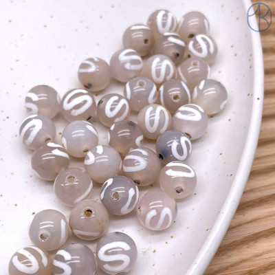 Бусина Дзи Денежный крючок бело-серый шар уп. 5 шт 10 мм