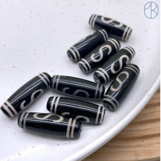 Бусина Дзи Денежный крючок черно-белый бочонок 30х11 мм Бусина Дзи Денежный крючок черно-белый бочонок 30х11 мм