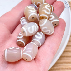 Бусина Дзи Денежный крючок серо-белый бочонок уп. 5шт 15х12 мм