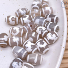 Бусина Дзи Дракон серо-белый бочонок уп. 5 шт 14х10 мм