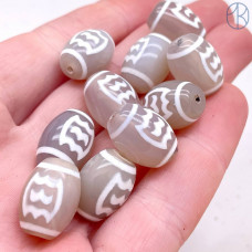 Бусина Дзи Гаруда серо-белый бочонок уп. 5шт 16х12 мм