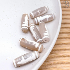 Бусина Дзи Гуань Инь серо-белый бочонок 30х12 мм