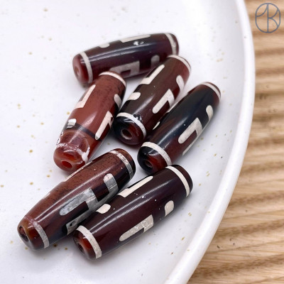 Бусина Дзи Хоту коричнево-белый бочонок 30х11 мм