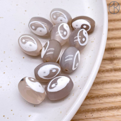 Бусина Дзи Инь-Янь серо-белый бочонок уп. 5шт 15х12 мм