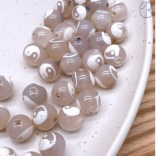 Бусина Дзи Инь-Янь серо-белый шар уп. 5шт 10 мм