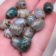 Бусина Дзи Кубера серо-зеленый бочонок уп. 5 шт 14х10 мм