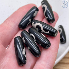 Бусина Дзи Руи черно-белый бочонок 30х11 мм