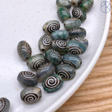 Бусина Дзи Спираль Вселенной серо-зеленый бочонок уп. 5 шт 14х10 мм