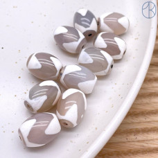 Бусина Дзи Тигриный клык бело-серый бочонок уп.5 шт 15х12 мм