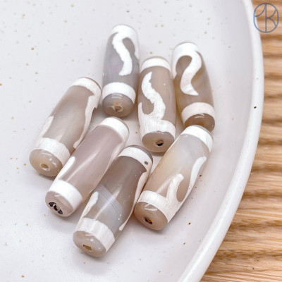 Бусина Дзи Золотой Ключ серо-белый бочонок 30*11 мм Бусина Дзи Золотой Ключ серо-белый бочонок 30*11 мм