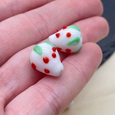 Бусина, клубника белая 15 мм