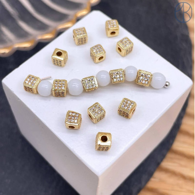 Бусина куб цирконы, цвет золото 4 мм 