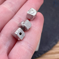 Бусина куб фриформ, цвет серебро 8 мм 