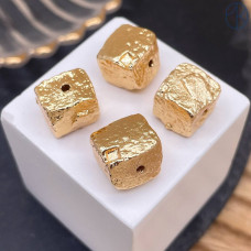 Бусина куб фриформ, цвет золото 11 мм 