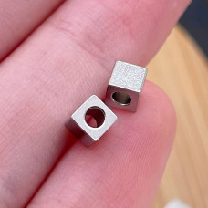 Бусина куб сталь 4 мм, цвет серебро Бусина куб сталь 4 мм, цвет серебро