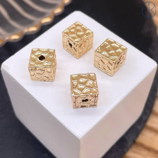 Бусина куб узор, цвет золото 8 мм 