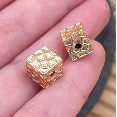 Бусина куб узор, цвет золото 8 мм 