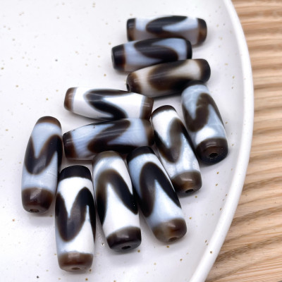 Бусина Лошадь серо-белый бочонок 30х12 мм