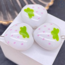 Бусина сердце клубника белая 19 мм