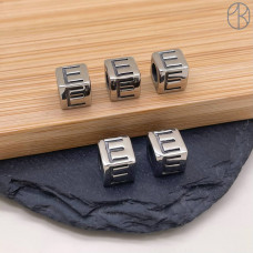 Бусина сталь куб буква E, цвет серебро 8 мм