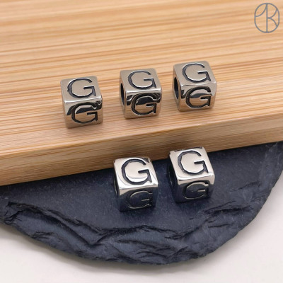 Бусина сталь куб буква G, цвет серебро 8 мм