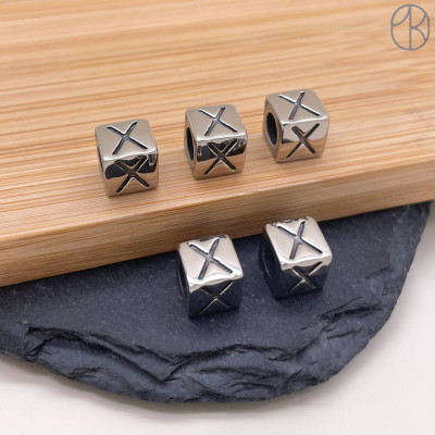 Бусина сталь куб буква X, цвет серебро 8 мм