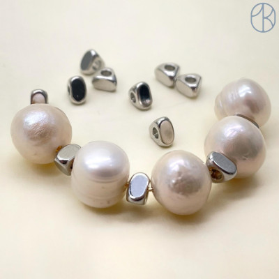 Бусина треугольник, цвет серебро 4мм