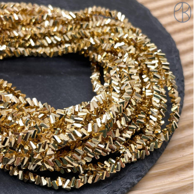 Чешское стекло №177 4,5 мм треугольник