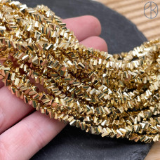 Чешское стекло №177 4,5 мм треугольник